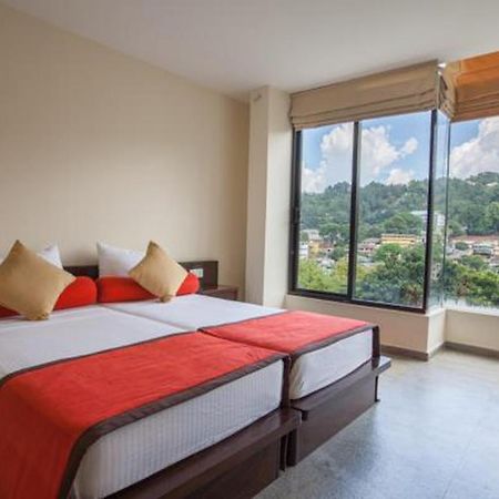 Oak Ray City Hotel Канди Экстерьер фото