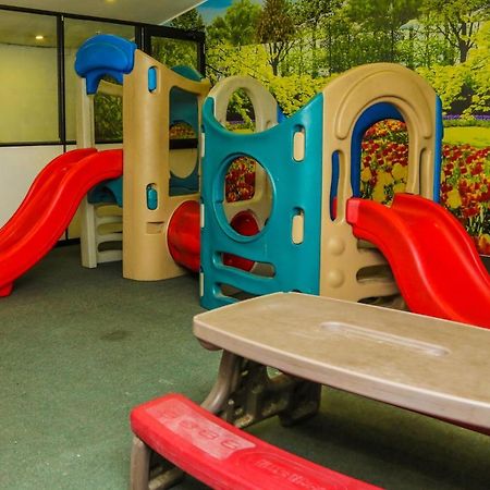 Oak Ray City Hotel Канди Экстерьер фото