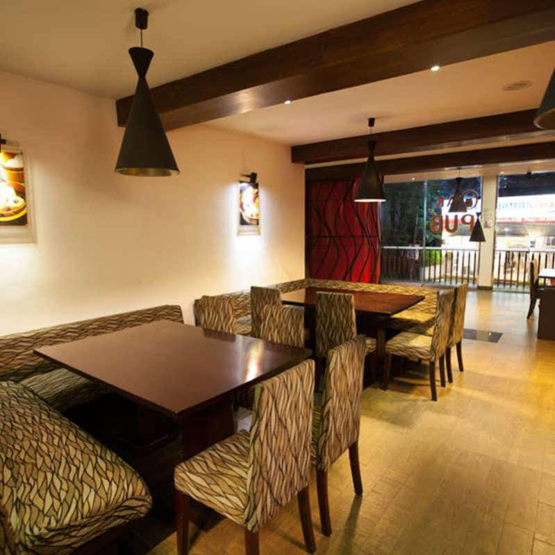 Oak Ray City Hotel Канди Экстерьер фото