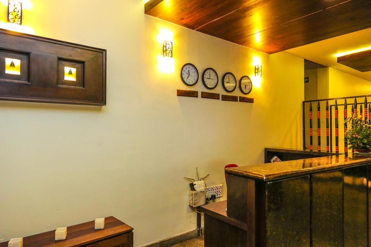 Oak Ray City Hotel Канди Экстерьер фото