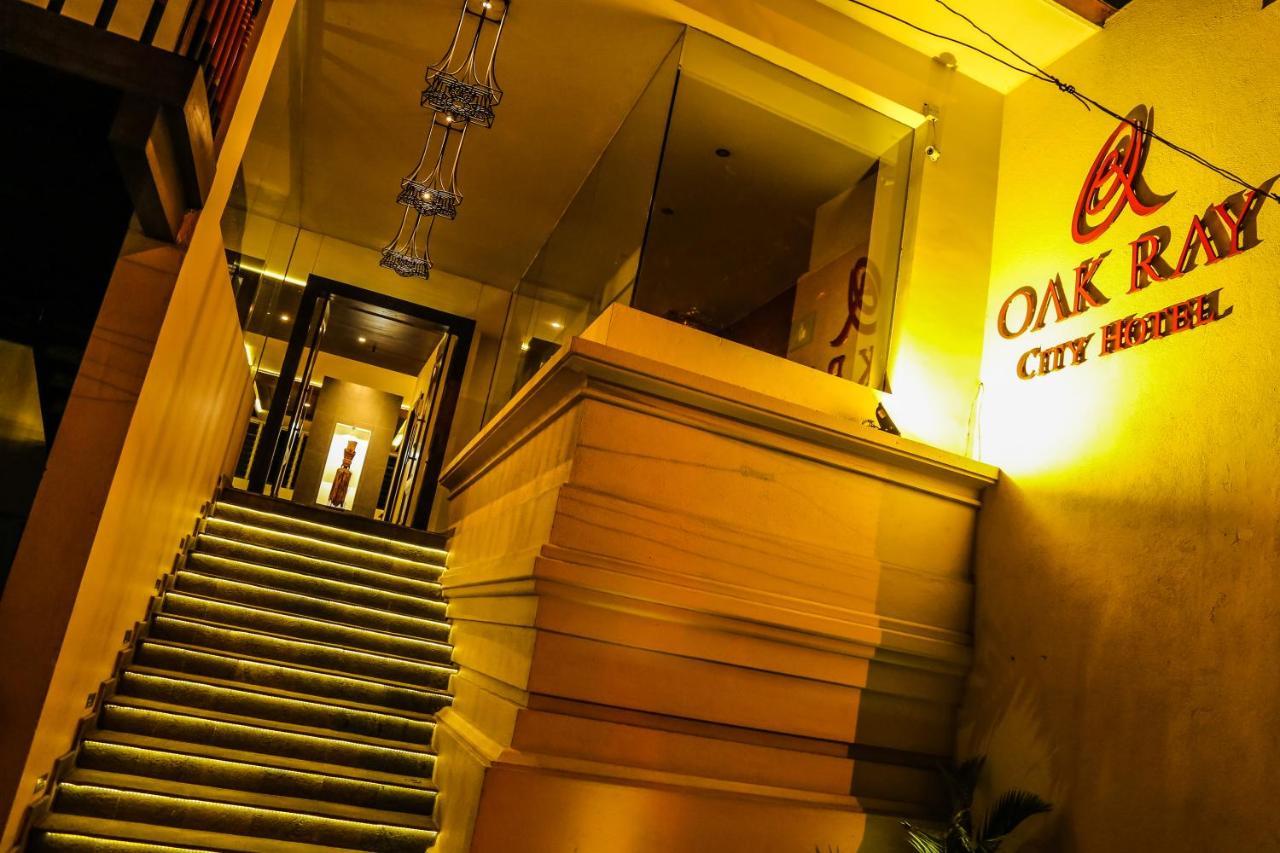Oak Ray City Hotel Канди Экстерьер фото