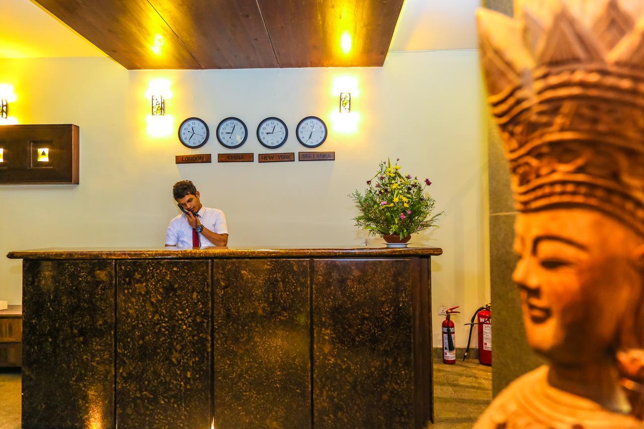Oak Ray City Hotel Канди Экстерьер фото