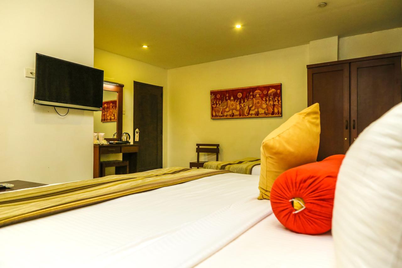 Oak Ray City Hotel Канди Экстерьер фото