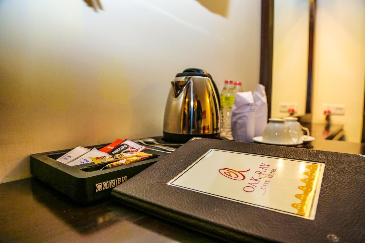 Oak Ray City Hotel Канди Экстерьер фото