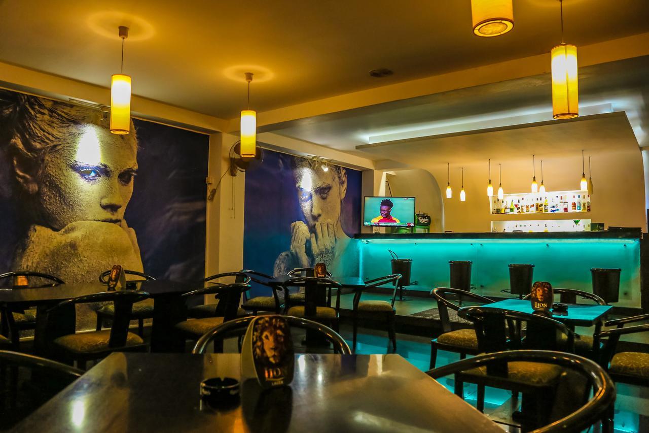 Oak Ray City Hotel Канди Экстерьер фото