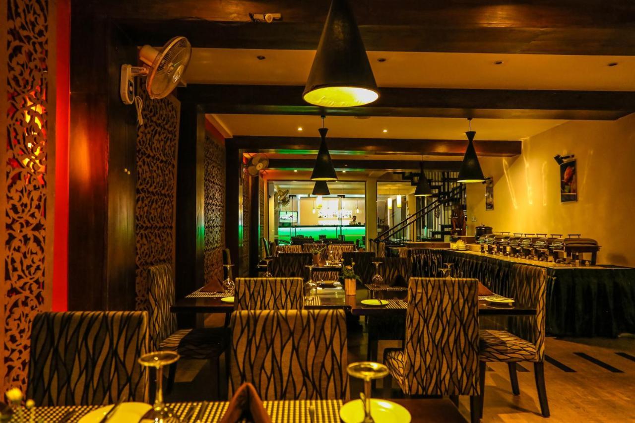 Oak Ray City Hotel Канди Экстерьер фото