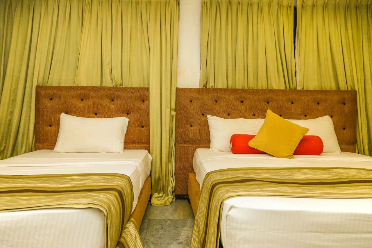 Oak Ray City Hotel Канди Экстерьер фото